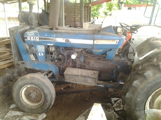 ขายรถไถฟอด6610  เสื้อลายตามสภาพเครื่องหลวม