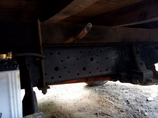 ขายด่วน อีชุชุ 4 ล้อกลาง  เกียร์สั้น NKR  88  แรงม้า สวยๆๆ ปี2538