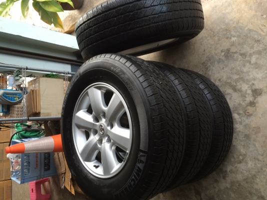 ขายแม็กเดิม วีโก้ ขอบ17 พร้อมยาง