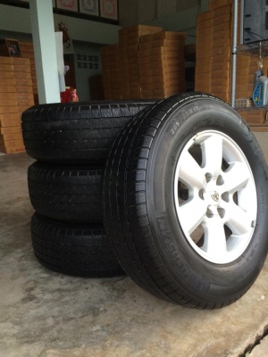 ขายแม็กเดิม วีโก้ ขอบ17 พร้อมยาง