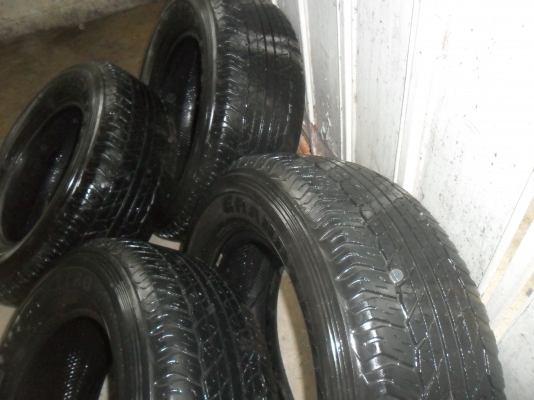 โปรแร๊ง ยาง DUNLOP 265/65R17ปี09 สวยๆ 4 เส้น ราคา 2500 บาท โปรแร๊ง ยาง DUNLOP 265/65R17ปี09 สวยๆ 4 เส้น ราคา 2500 บาท