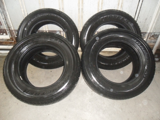 โปรแร๊ง ยาง DUNLOP 265/65R17ปี09 สวยๆ 4 เส้น ราคา 2500 บาท