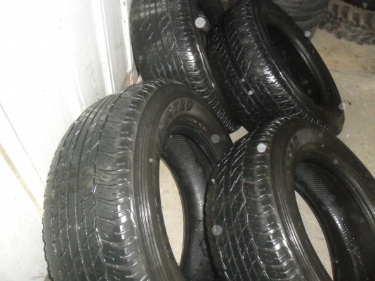 โปรแร๊ง ยาง DUNLOP 265/65R17ปี09 สวยๆ 4 เส้น ราคา 2500 บาท โปรแร๊ง ยาง DUNLOP 265/65R17ปี09 สวยๆ 4 เส้น ราคา 2500 บาท