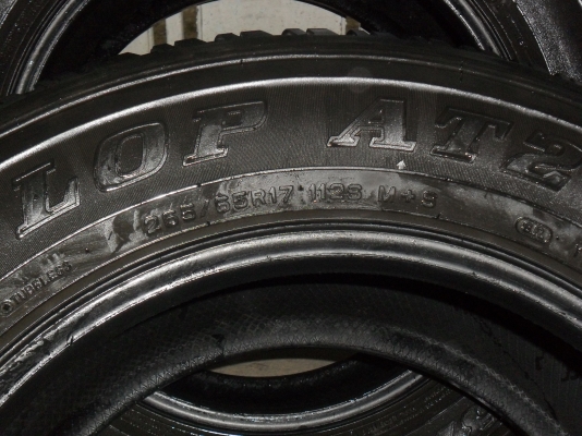 โปรแร๊ง ยาง DUNLOP 265/65R17ปี09 สวยๆ 4 เส้น ราคา 2500 บาท โปรแร๊ง ยาง DUNLOP 265/65R17ปี09 สวยๆ 4 เส้น ราคา 2500 บาท