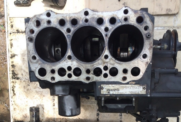 ขายด่วนอะไหล่เครื่องยนต์ดีเซลISUZU 3YA1 ต้องการชิ้นไหนบอกได้