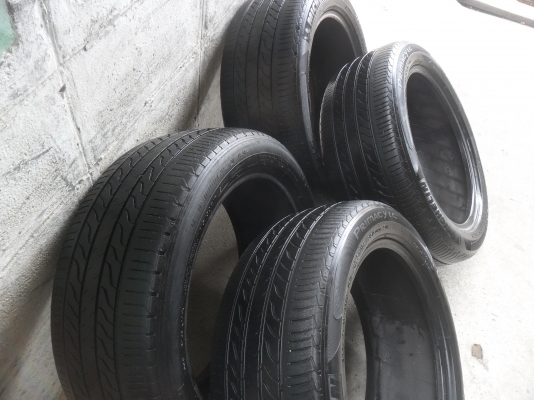 ยาง MICHELIN 215/50R17 ปี10-11 สวยๆ 4 เส้น ราคา 2400 บาท