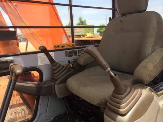 ขายรถแบคโฮ HITACHI EX120-2 ระบบไฟฟ้าเต็ม นำเข้าจากญี่ปุ่น สภาพสวย มี VDO การทำงานครับ ขายรถแบคโฮ HITACHI EX120-2 ระบบไฟฟ้าเต็ม นำเข้าจากญี่ปุ่น สภาพสวย มี VDO การทำงานครับ