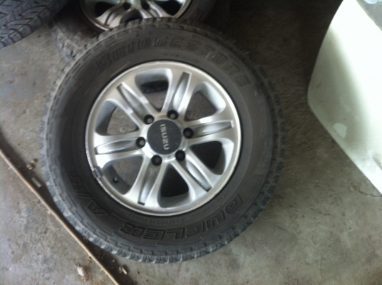 ขายล้อ isuzu mu 1ชุด 7500 บาท
