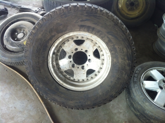 ขายล้อ isuzu mu 1ชุด 7500 บาท