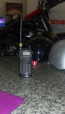 ขายเครื่อง ICOM T22A สภาพดี ตัวเครื่องสวย ครับ รับส่งดีมาก เสียงดังฟังชัด เหมาะแก่คนสะสม ให้อุปกรณ์แท่นชาร์ตยกชุด ขายราคาเพียง 2,500.- (EMS) สนใจติดต่อ 093-9319456 ขายเครื่อง ICOM T22A สภาพดี ตัวเครื่องสวย ครับ รับส่งดีมาก เสียงดังฟังชัด เหมาะแก่คนสะสม ให้อุปกรณ์แท่นชาร์ตยกชุด ขายราคาเพียง 2,500.- (EMS) สนใจติดต่อ 093-9319456