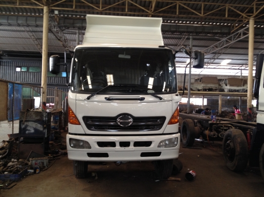 ขายไม่แพง 6 ล้อมีเพลาหน้า-หลัง หรือแบบ 6x6  HINO MEGA เครื่อง HO7C 185 แรงม้าระบบน้ำมัน กระบะดั้มพ์ดิน กระบอกดั้มพ์ 6 ตัน ยาง 900 ขอบ 20 นิ้ว ทำใหม่ทั้งคันพร้อมทะเบียน