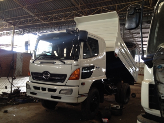 ขายไม่แพง 6 ล้อมีเพลาหน้า-หลัง หรือแบบ 6x6  HINO MEGA เครื่อง HO7C 185 แรงม้าระบบน้ำมัน กระบะดั้มพ์ดิน กระบอกดั้มพ์ 6 ตัน ยาง 900 ขอบ 20 นิ้ว ทำใหม่ทั้งคันพร้อมทะเบียน