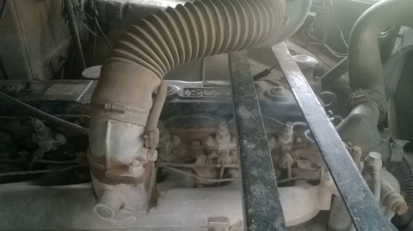 ขาย 10 ล้อหัวยาวเพลาเดียวช่วงล่างใหญ่ F18 เครื่อง 6BF1 185 แรงม้า คัสซีสวยจัด สโลว์กลาง ยางเต็ม ทะเบียนเต็มพร้อมโอนครับ