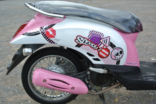 Honda Scoopy i สีขาว-ชมพู พร้อมใช้ ราคาไม่แพง 26,500 บาท เท่านั้นครับ