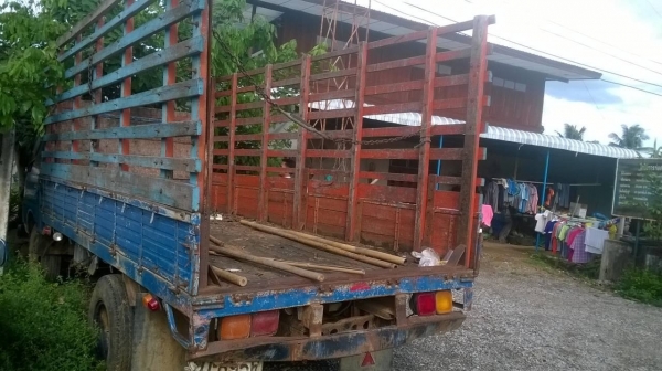 ขาย 6 ล้อ NISSAN เครื่อง 100 แรงม้า คัสซีสวย มีโลว์กลาง ยางดี ทะเบียนขาด 2 ปี ราคาต่อรองได้ครับ