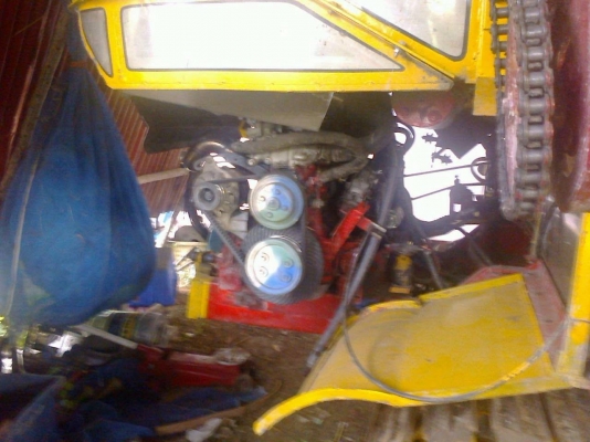 ***ขายแล้วครับขอบคุณ Truck2hand ขายแพ็คคู่ รถเกี่ยวอุ้ม+เทเลอร์หัวยาว// รถเกี่ยวแบบอุ้ม ศักดิ์พัฒนาฯ KM ปี51 อุ้มเลส2.5ตันปรับระดับ ตัวเดิน12HT เครื่อง HINO JO8C-ll เทอโบ 250แรง ปั้มได้เบอ23 โซ่D2 เครื่องแน่นๆ แรงดี ปั้มดีแรงดี ช่วงล่าง แน่น สภาพ70