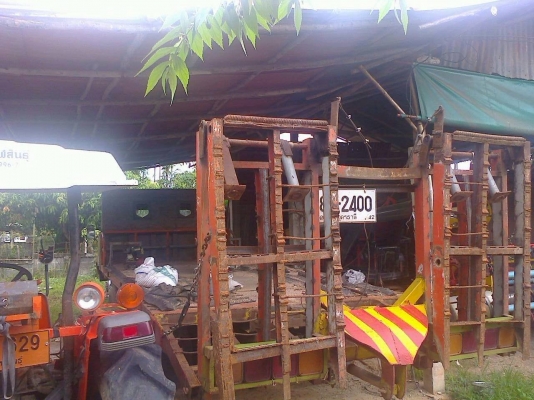 ***ขายแล้วครับขอบคุณ Truck2hand ขายแพ็คคู่ รถเกี่ยวอุ้ม+เทเลอร์หัวยาว// รถเกี่ยวแบบอุ้ม ศักดิ์พัฒนาฯ KM ปี51 อุ้มเลส2.5ตันปรับระดับ ตัวเดิน12HT เครื่อง HINO JO8C-ll เทอโบ 250แรง ปั้มได้เบอ23 โซ่D2 เครื่องแน่นๆ แรงดี ปั้มดีแรงดี ช่วงล่าง แน่น สภาพ70