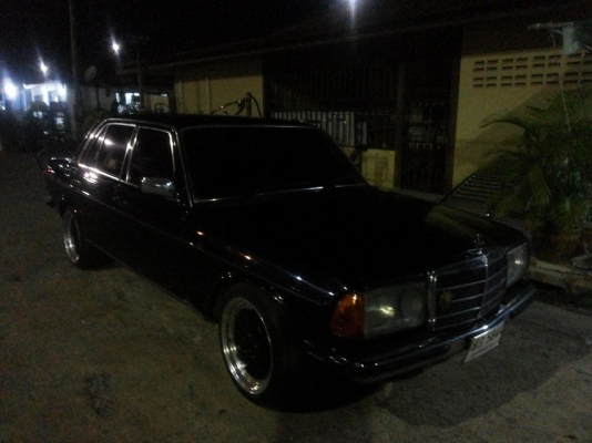 ขาย benz 230e w123 เครื่อง7m3000turbo ติดแกสแล้วครับลร้อนตังลดเหลือ80000บาท