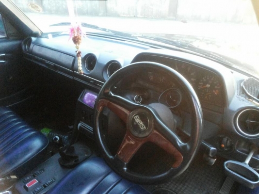 ขาย benz 230e w123 เครื่อง7m3000turbo ติดแกสแล้วครับลร้อนตังลดเหลือ80000บาท