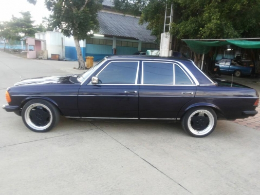 ขาย benz 230e w123 เครื่อง7m3000turbo ติดแกสแล้วครับลร้อนตังลดเหลือ80000บาท