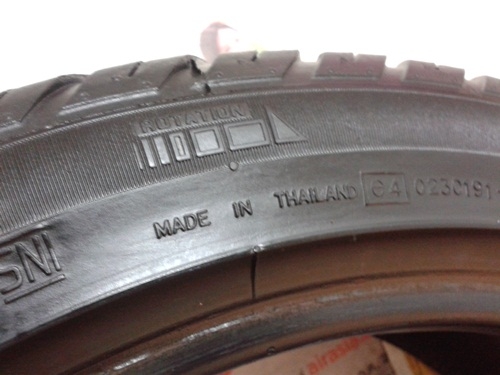 ยาง,215-45-17 MAXXIS สภาพเต็มปี13แก่ๆหนึ่งคู่ 2,500 ยาง,215-45-17 MAXXIS สภาพเต็มปี13แก่ๆหนึ่งคู่ 2,500