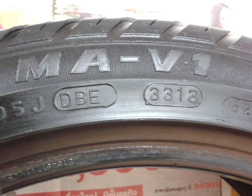 ยาง,215-45-17 MAXXIS สภาพเต็มปี13แก่ๆหนึ่งคู่ 2,500 ยาง,215-45-17 MAXXIS สภาพเต็มปี13แก่ๆหนึ่งคู่ 2,500