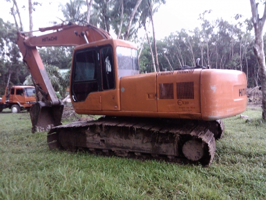 ต้องการขายรวม แบคโฮ และ รถบรรทุก ไม่แยกขาย