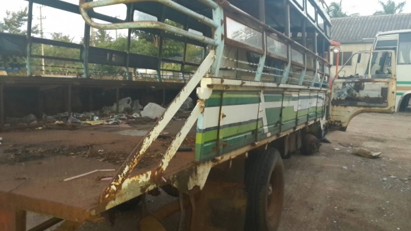 หกล้อ isuzu เครื่อง 4BA ทะเบียน ม.79 คันชีสวยไม่มีบวม