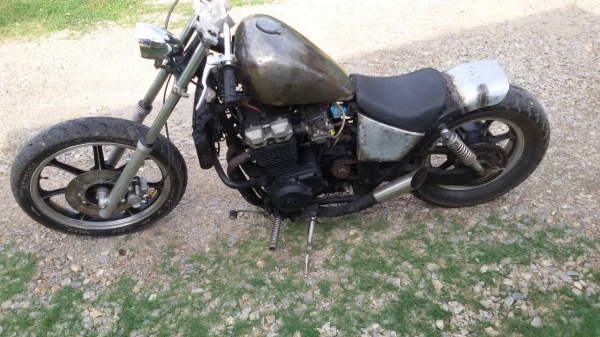 ขาย KAWASAKI 400 CC. เครื่องดี มีทะเบียน ครับ