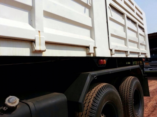 ขายรถบรรทุกสิบล้อดัมพ์ ISUZU เครื่อง 320 แรง ปี 50 มีระบบลากพ่วง ทะเบียนพร้อม