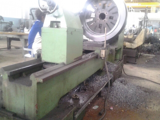 เครื่องกลึงใต้หวันเหวี่ยงได้1.5เมตร4เพลามีเบรคนิ้วมิลไม่เปลี่ยน10ฟุตติดต่อ0892224259