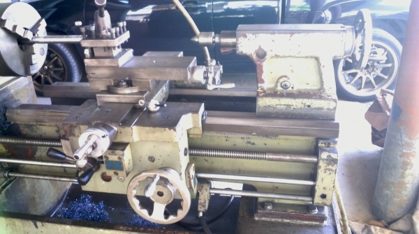 แท่นกลึง 5 ฟุต รุ่นหนัก 3 เพลา เกียร์บล็อก พร้อมใช้งานทันที  ด่วน !!!  98,000
