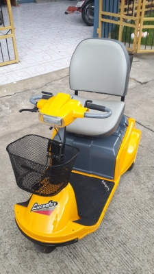 ราคาพิเศษ รถไฟฟ้า 3 ล้อ KUBOTA สำหรับคนแก่หรือคนพิการ เพิ่งมาจากญี่ปุ่น