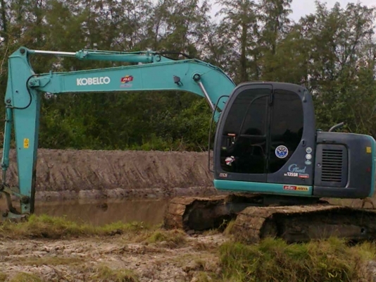 ขายรถแบคโฮ KOBELCO sk 135 รถสวยพร้อมลุยเอกสารพร้อม