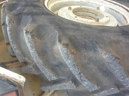 ขาย FORD 6610 พร้อมใบดันหน้า  ผานบุก 4 กระทู้