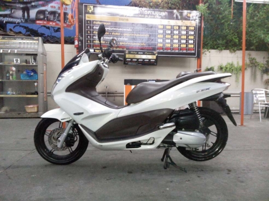 ขออนุญาติขาย HONDA PCX125-i มือเดียว สีขาวมุก โอนให้ฟรีครับ ขออนุญาติขาย HONDA PCX125-i มือเดียว สีขาวมุก โอนให้ฟรีครับ