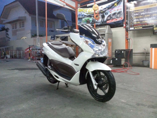 ขออนุญาติขาย HONDA PCX125-i มือเดียว สีขาวมุก โอนให้ฟรีครับ