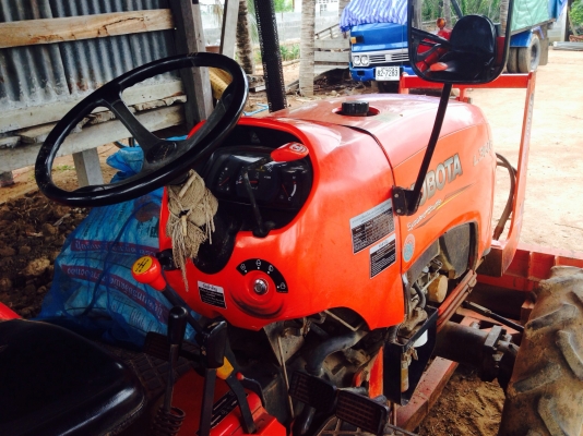 รถไถ KUBOTA L3608 อายุการใช้งาน 561 ชั่วโมง พร้อมอุปกรณ์ 3 รายการ ผานดันหน้า โรตารี ผาน 6 เครื่ิองดี รถไถ KUBOTA L3608 อายุการใช้งาน 561 ชั่วโมง พร้อมอุปกรณ์ 3 รายการ ผานดันหน้า โรตารี ผาน 6 เครื่ิองดี