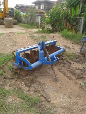 ขายรถคีบ 6600 ใช้น้อยพร้อมอุปกรณ์ ดันหน้า หางไถ รถพร้อมใช้สุดๆๆ