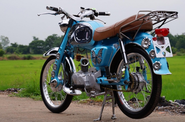 ขาย HONDA C 200 เครื่อง WAVE Z พร้อมทะเบียน เล่มโครง เล่มเครื่อง เลขตรง สภาพตามรูป สวย กริป เครื่องเดิมดีมาก ขับแน่นดี พร้อมใช้ครับ