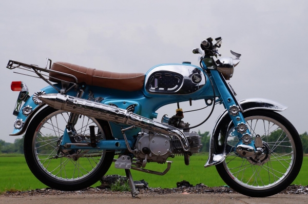 ขาย HONDA C 200 เครื่อง WAVE Z พร้อมทะเบียน เล่มโครง เล่มเครื่อง เลขตรง สภาพตามรูป สวย กริป เครื่องเดิมดีมาก ขับแน่นดี พร้อมใช้ครับ