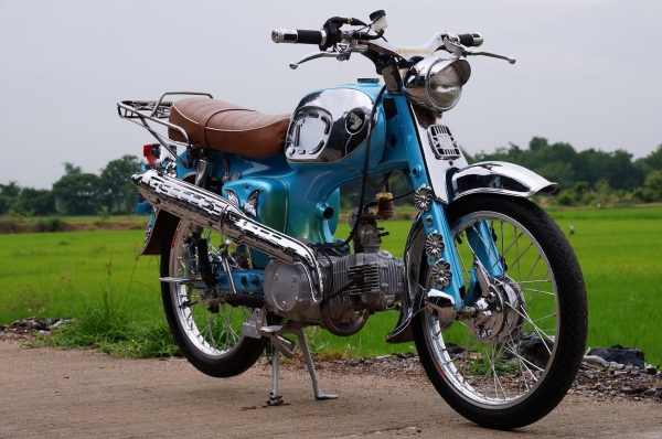 ขาย HONDA C 200 เครื่อง WAVE Z พร้อมทะเบียน เล่มโครง เล่มเครื่อง เลขตรง สภาพตามรูป สวย กริป เครื่องเดิมดีมาก ขับแน่นดี พร้อมใช้ครับ