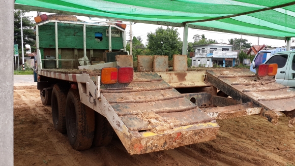 ขายด่วนสิบล้อหน้ายาวเพลาเดียวRocky เทรนเลอร์หางปลาขึ้นแบ็คโฮ ทะเบียนเเจ้งจอดสภาพดีมาก จัดแนนท์ได้โทร0843923995