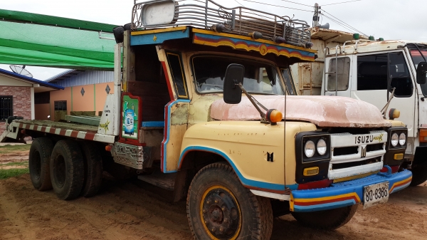 ขายด่วนสิบล้อหน้ายาวเพลาเดียวRocky เทรนเลอร์หางปลาขึ้นแบ็คโฮ ทะเบียนเเจ้งจอดสภาพดีมาก จัดแนนท์ได้โทร0843923995