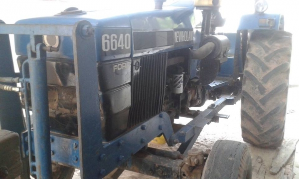 รถไถ FORD 6640 newholland เพลาเดียว อุปกรณ์3ชุด ใบดัน+ผาน6+ผาน3 เอกสารอินวอยซ์ รถไถ FORD 6640 newholland เพลาเดียว อุปกรณ์3ชุด ใบดัน+ผาน6+ผาน3 เอกสารอินวอยซ์