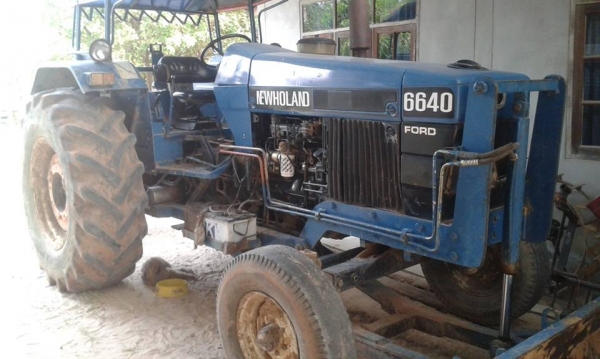 รถไถ FORD 6640 newholland เพลาเดียว อุปกรณ์3ชุด ใบดัน+ผาน6+ผาน3 เอกสารอินวอยซ์ รถไถ FORD 6640 newholland เพลาเดียว อุปกรณ์3ชุด ใบดัน+ผาน6+ผาน3 เอกสารอินวอยซ์