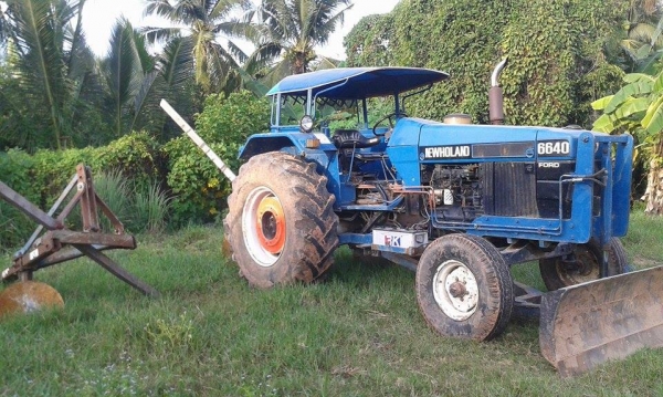 รถไถ FORD 6640 newholland เพลาเดียว อุปกรณ์3ชุด ใบดัน+ผาน6+ผาน3 เอกสารอินวอยซ์ รถไถ FORD 6640 newholland เพลาเดียว อุปกรณ์3ชุด ใบดัน+ผาน6+ผาน3 เอกสารอินวอยซ์