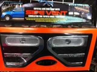 ครอบไฟเลี้ยวแก้มข้าง TOYOTA VIGO