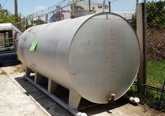 ถังน้ำมัน 8พันลิตร สภาพดีมาก อ.ศรีขรภูมิ สุรินทร์ ขาย 25,000