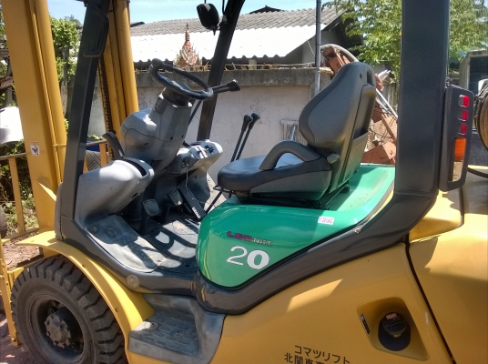 ขายด่วนๆ รถยกโคมัสสึรุ่น 16 น้ำหนักยก 2 ตัน เสาสูง 5 เมตร เครื่องเบนซินติดแก๊ส เกียร์ธรรมดา